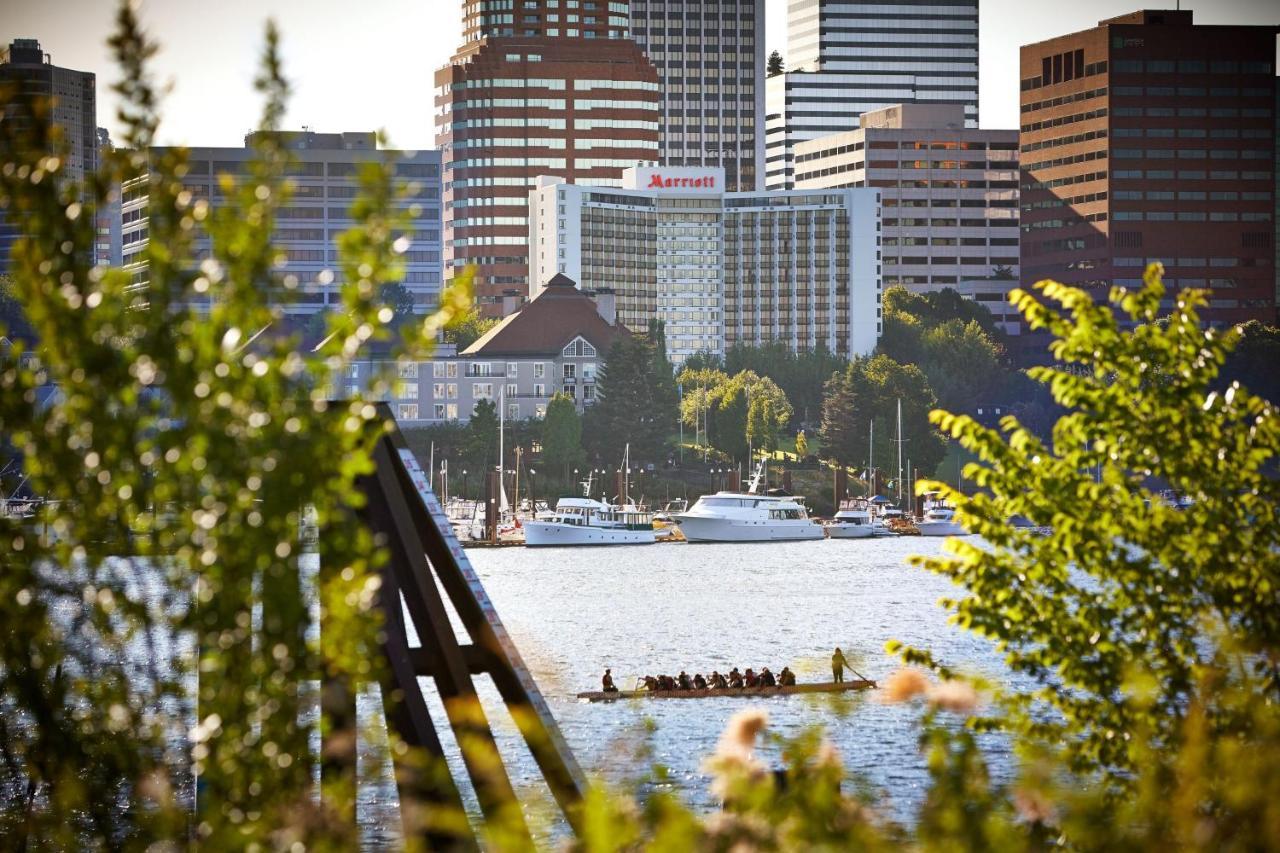 Portland Marriott Downtown Waterfront Hotel Exterior photo